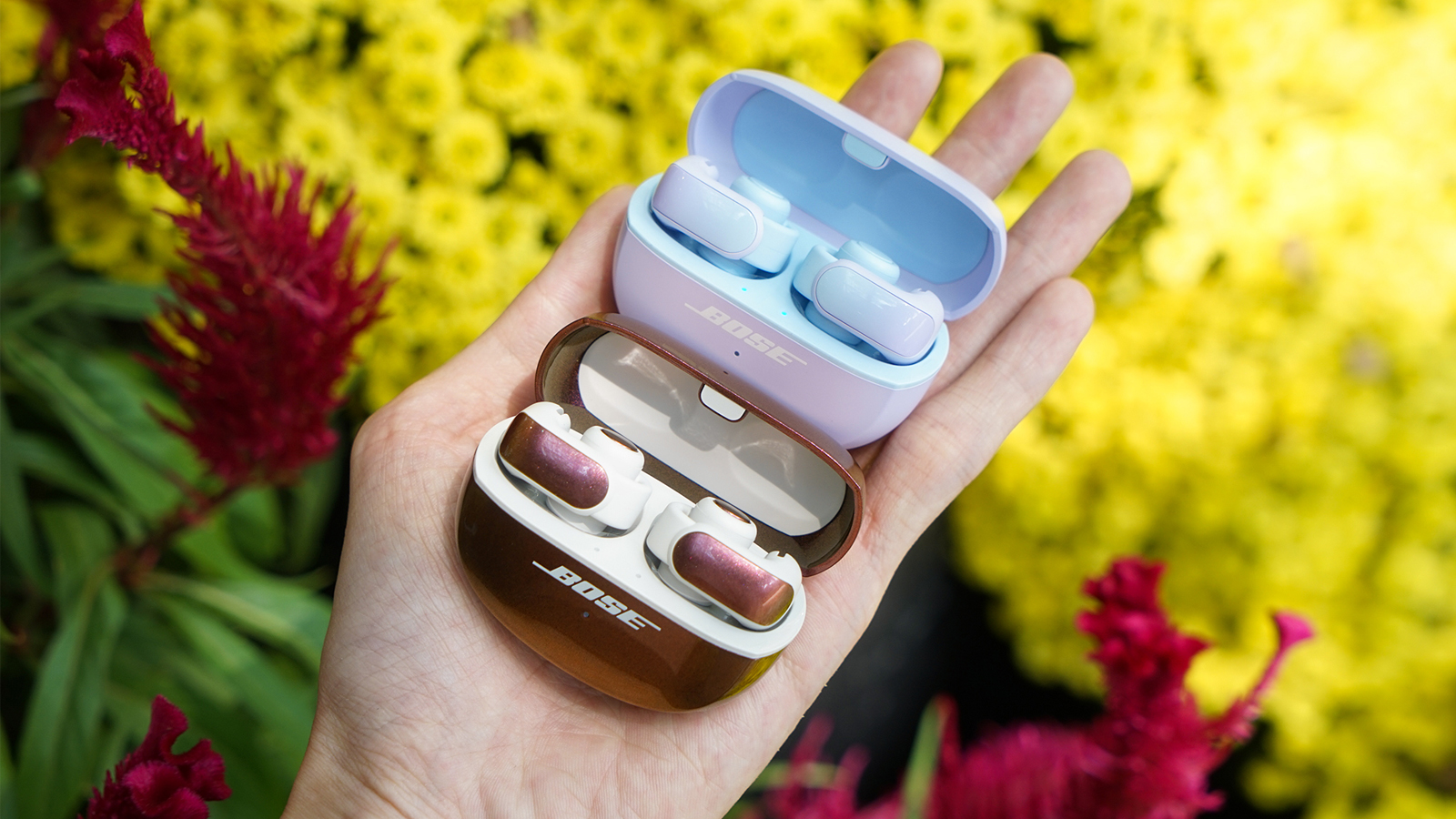 Trên tay Ultra Open Earbuds phiên bản màu Chilled Lilac và Sunset